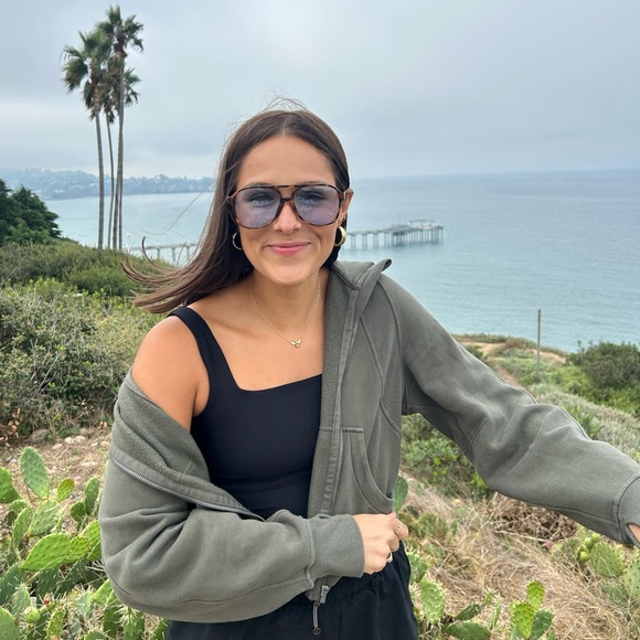 Meet your Posher, Erin - Picture 1 of 1